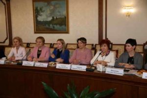 Круглый стол «Женщина и общество» собрал женщин-лидеров Ленинградской области